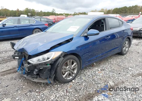 2017 Hyundai Elantra Value Edition z USA, uszkodzony, nr VIN 5NPD84LF1HH182730